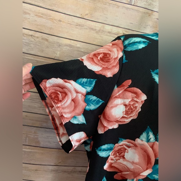 Elizabeth  - Size 3X - Picture 4 of 9